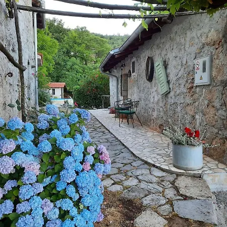 Tatil Evi Stone House In Dobrec With Sea View & Pool Lovran