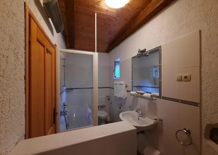 Semesterbostad Stone House In Dobrec With Sea View & Pool
