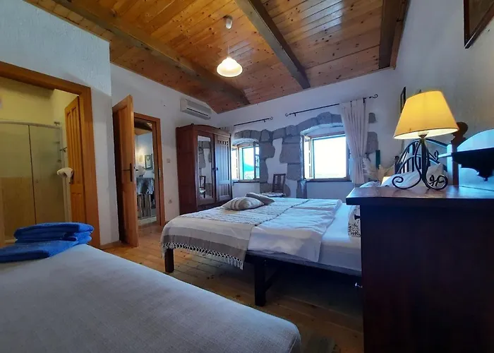 Semesterbostad Stone House In Dobrec With Sea View & Pool