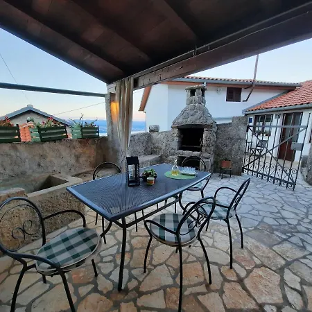Stone House In Dobrec With Sea View & Pool Prázdninový dům