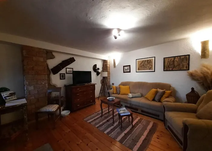 Stone House In Dobrec With Sea View & Pool Prázdninový dům *