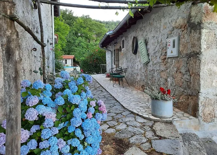 Prázdninový dům Stone House In Dobrec With Sea View & Pool Lovran